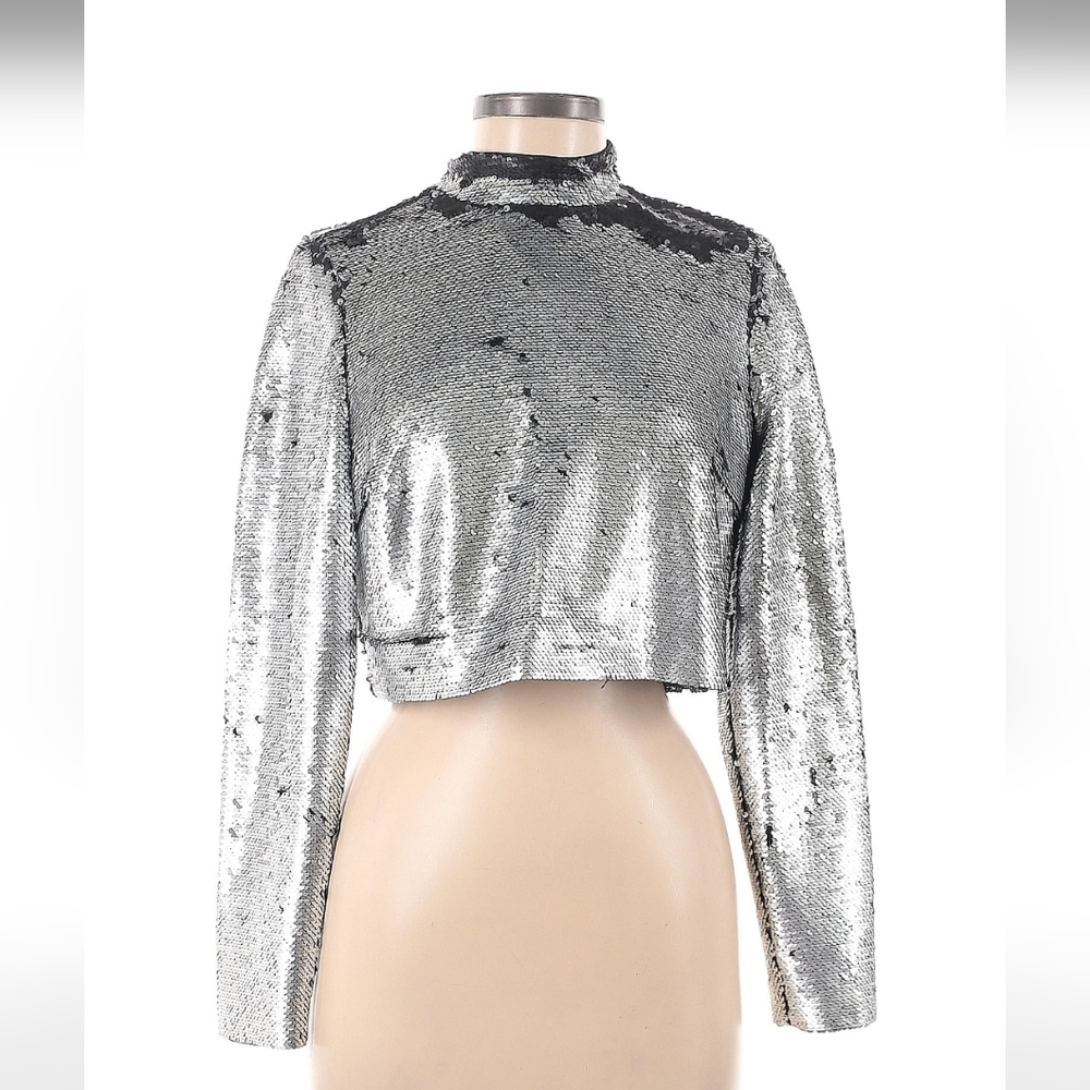 Black and silver sequin mock neck crop top🖤🤍